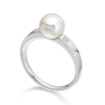 Classic Akoya Pearl and Diamond Ring in Platinum