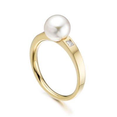 Classic Akoya Pearl and Diamond Ring in Yellow Gold